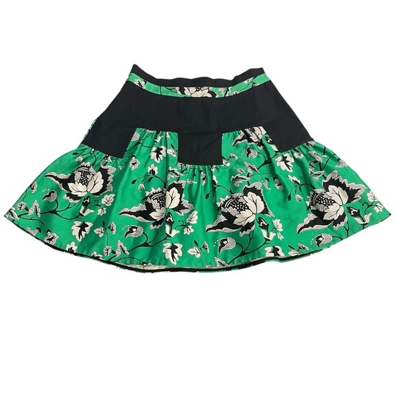 DVF Diane Von Furstenberg
Claire Green Floral Minis Skirt
Size 10 - Picture 7 of 16